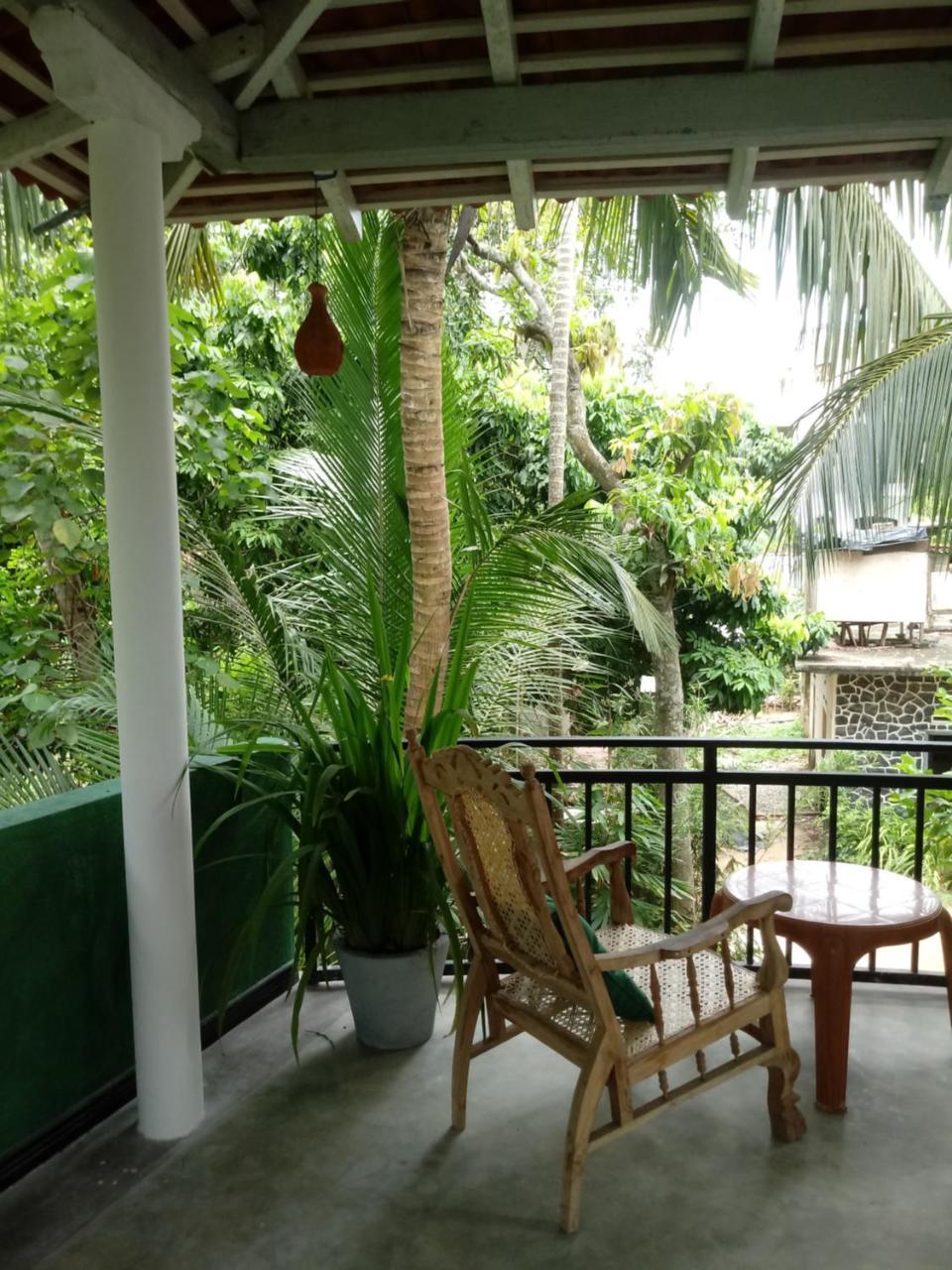 Unawatuna Backpacker Lodge Exterior photo