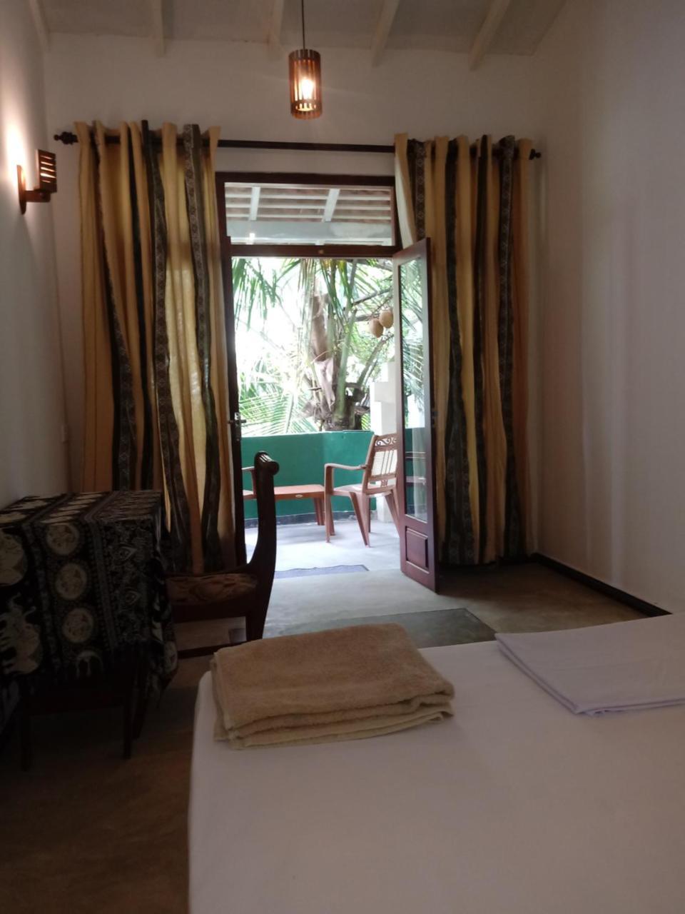 Unawatuna Backpacker Lodge Exterior photo